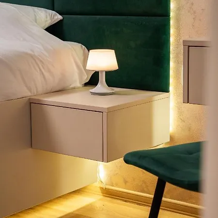 One-bedroom With Free Street Parking, Free Gym Pass And Office Setup Διαμέρισμα Φιλιππούπολη