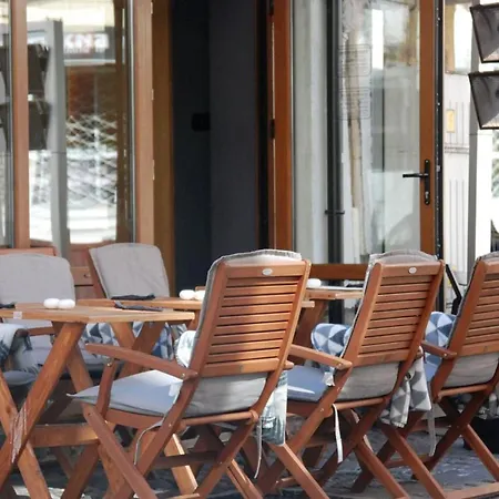 Διαμέρισμα One-bedroom With Free Street Parking, Free Gym Pass And Office Setup