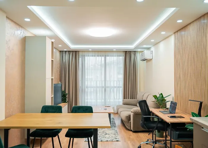 One-bedroom With Free Street Parking, Free Gym Pass And Office Setup *