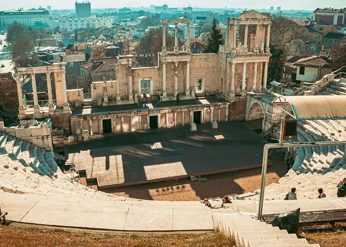 One-bedroom With Free Street Parking, Free Gym Pass And Office Setup *