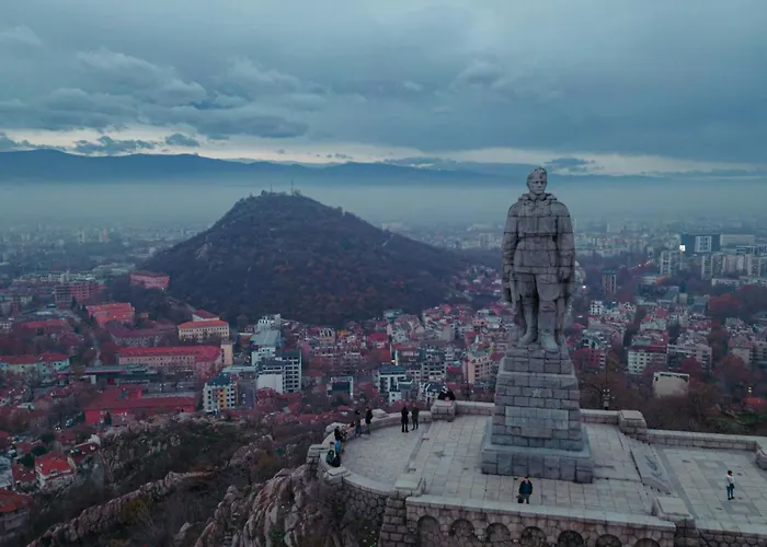 Apartman One-bedroom With Free Street Parking, Free Gym Pass And Office Setup Plovdiv