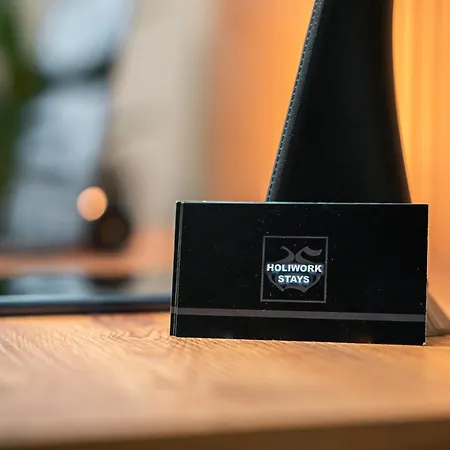 One-bedroom With Free Street Parking, Free Gym Pass And Office Setup *