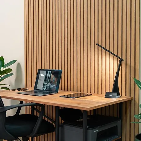 شقة One-bedroom With Free Street Parking, Free Gym Pass And Office Setup بلوفديف