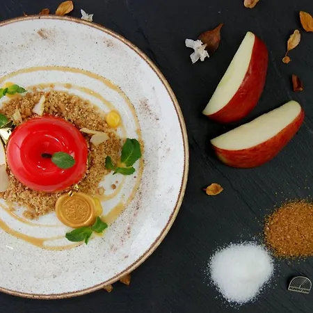 One-bedroom With Free Street Parking, Free Gym Pass And Office Setup بلوفديف