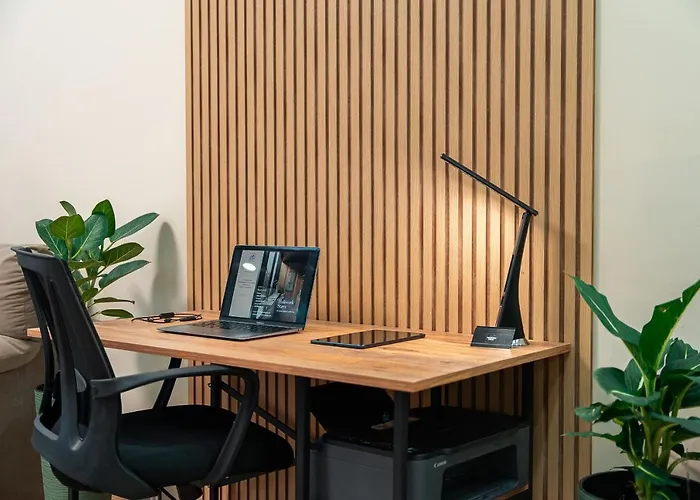 Διαμέρισμα One-bedroom With Free Street Parking, Free Gym Pass And Office Setup Φιλιππούπολη