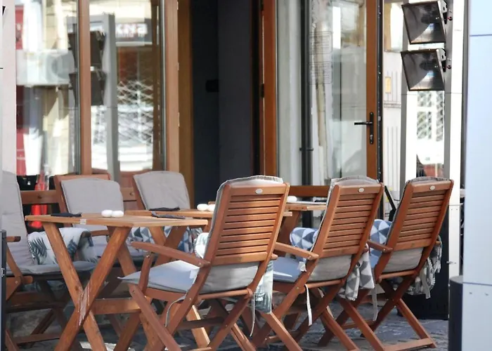 Διαμέρισμα One-bedroom With Free Street Parking, Free Gym Pass And Office Setup