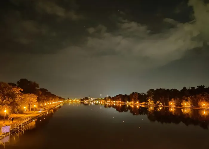 公寓 One-bedroom With Free Street Parking, Free Gym Pass And Office Setup 普罗夫迪夫